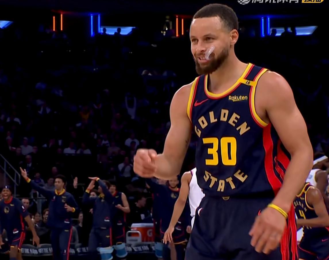 爱游戏官方网站-阿森纳观众热烈欢呼！，库里迎来三赛季出色发挥引发球迷热议-爱游戏官方网站